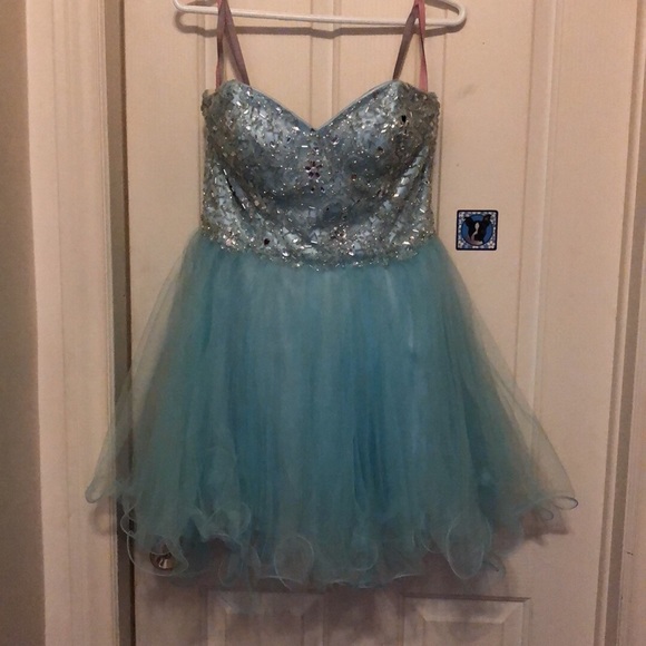 Prom dress - Picture 1 of 2
